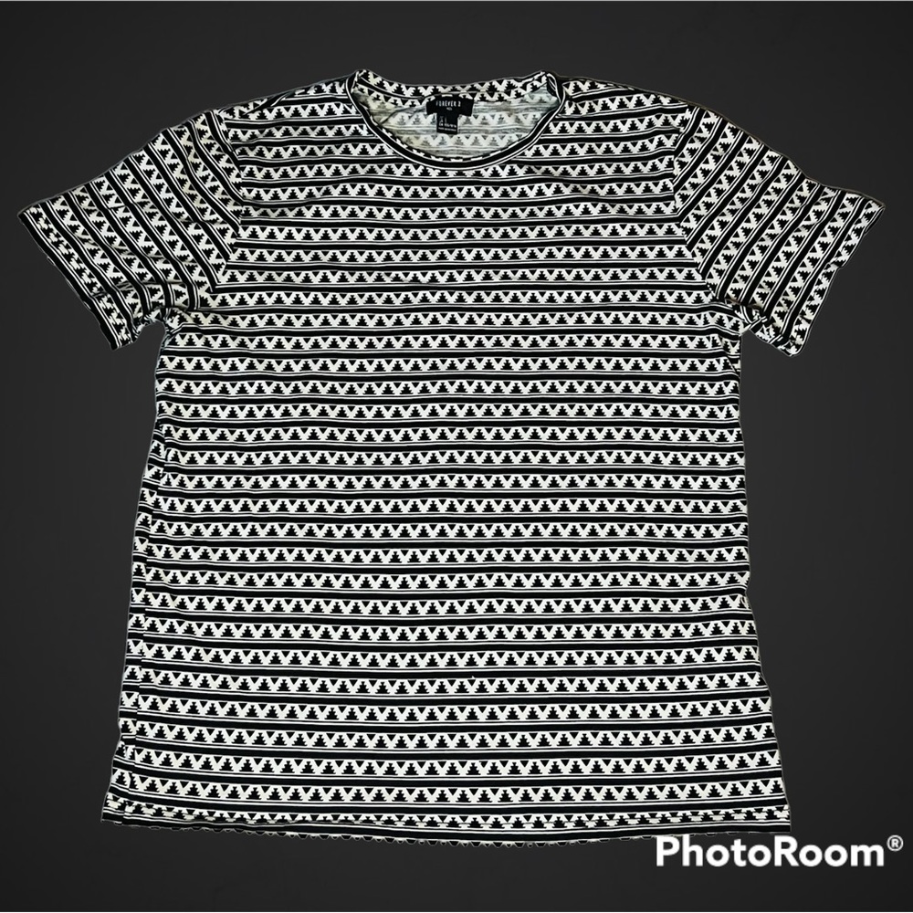 Forever 21 Men’s Large Design T-Shirt